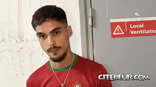 Citebeur.COM - the King Ultra Bogoss and its 21 cm tail