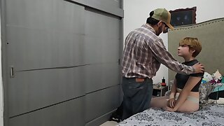 Garganta Profunda - Leccion De A Femboy Con Muslos Grandes Y Culo Jugoso